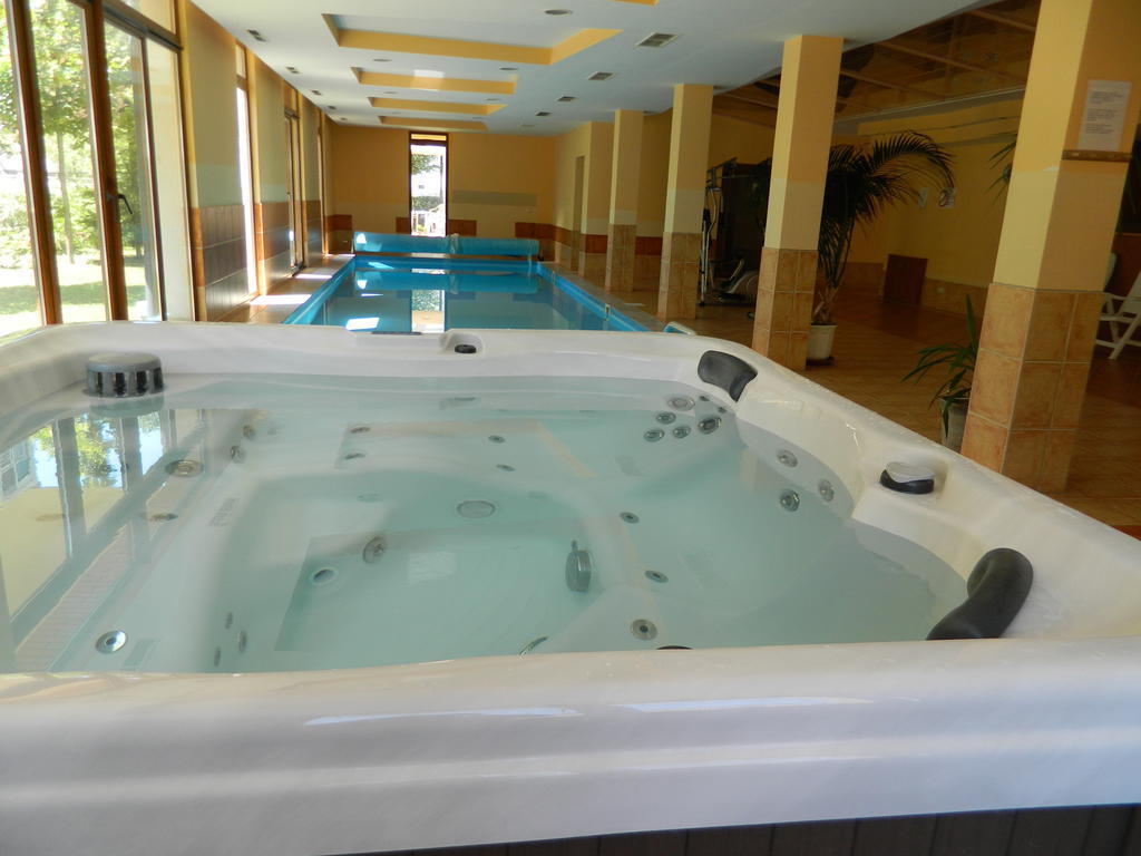 Mandarin Wellness Apartman Siófok Chambre photo