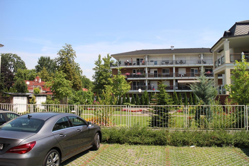 Mandarin Wellness Apartman Siófok Extérieur photo